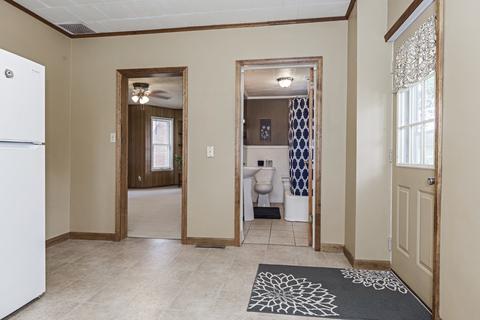305 E Washington St, Carlock, IL 61725 photo 18