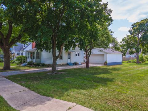305 E Washington St, Carlock, IL 61725 photo 2