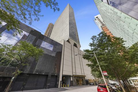 111 E Chestnut St, Chicago, IL 60611 photo 1