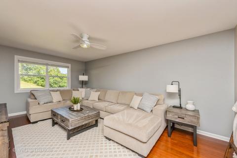 80 Pine Cir, Cary, IL 60013 photo 3