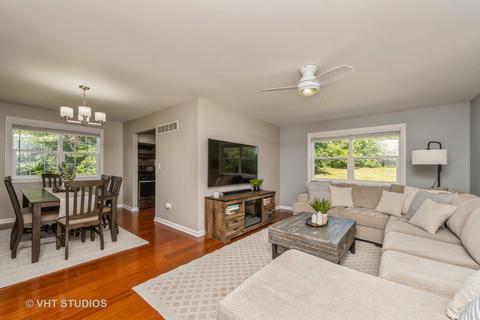 80 Pine Cir, Cary, IL 60013 photo 4