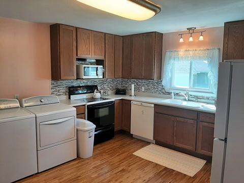 210 E Kirke Gate, Lee, IL 60530 photo 5