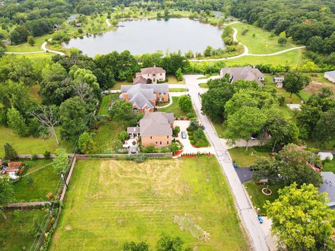 701 E Hickory Ave, Addison, IL 60101 photo 1