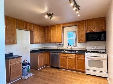 110 Dorsetshire Dr, Steger, IL 60475 photo 4