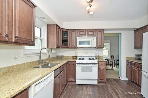 750 Fox Run Ln, Algonquin, IL 60102 photo 2
