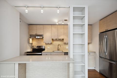 71 E Division St #1702, Chicago, IL 60610 photo 5