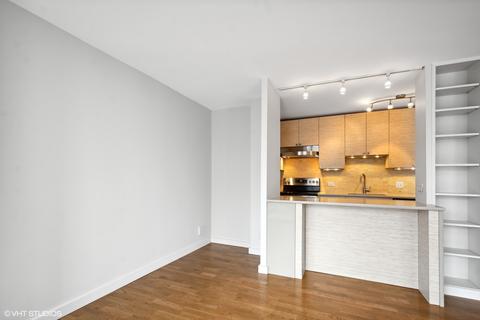 71 E Division St #1702, Chicago, IL 60610 photo 4