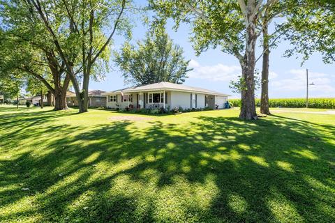 1201 Harmony Ave, Mazon, IL 60444 photo 2