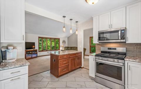 1010 Pioneer Rd, Algonquin, IL 60102 photo 10