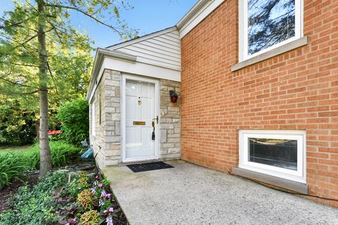928 Echo Ln, Glenview, IL 60025 photo 2