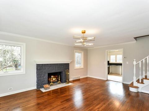 928 Echo Ln, Glenview, IL 60025 photo 4