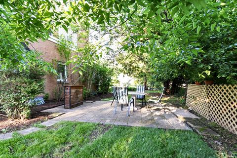928 Echo Ln, Glenview, IL 60025 photo 24