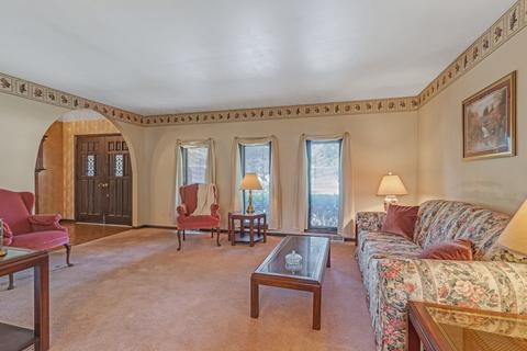 17801 Maple St, Lansing, IL 60438 photo 8