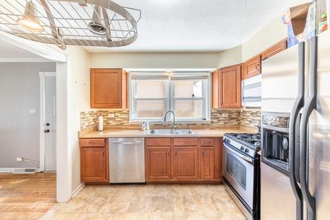 4437 Adele Ln, Oak Forest, IL 60452 photo 5