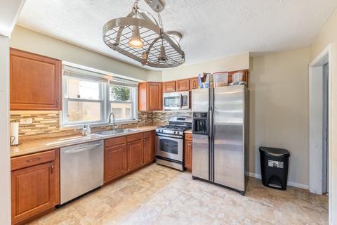 4437 Adele Ln, Oak Forest, IL 60452 photo 6