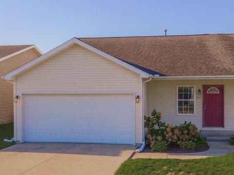 1819 Park West Dr, Normal, IL 61761 photo 1