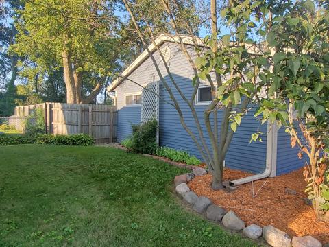 1208 Sunset Dr, Holiday Hills, IL 60051 photo 3