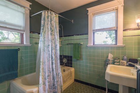 619 Center St, Elgin, IL 60120 photo 17