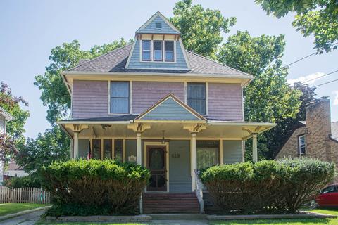 619 Center St, Elgin, IL 60120 photo 1
