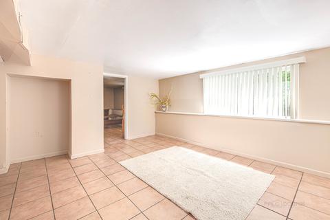 4841 W Cornelia Ave, Chicago, IL 60641 photo 22