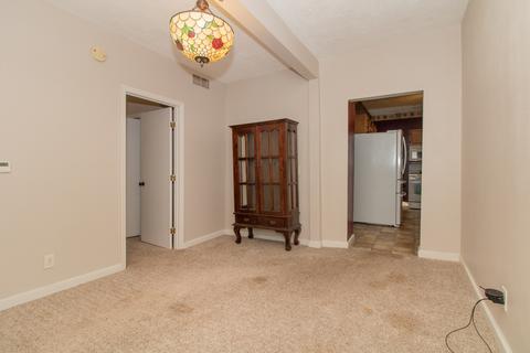 708 E Market St, Bloomington, IL 61701 photo 4