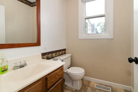 708 E Market St, Bloomington, IL 61701 photo 10