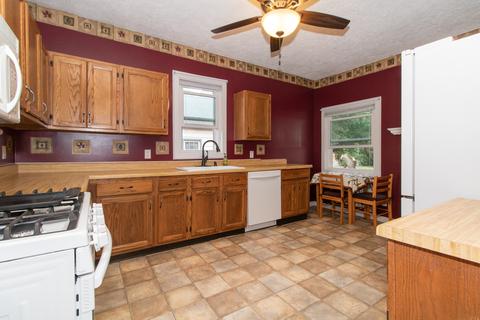 708 E Market St, Bloomington, IL 61701 photo 9