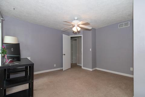 708 E Market St, Bloomington, IL 61701 photo 18