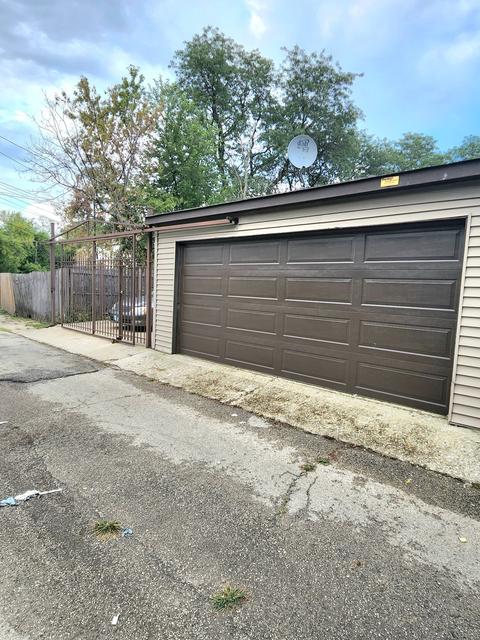 5702 S Lowe Ave, Chicago, IL 60621 photo 22