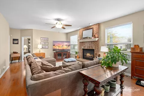 182 Sunflower Ln, Bartlett, IL 60103 photo 6