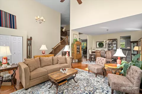 182 Sunflower Ln, Bartlett, IL 60103 photo 10