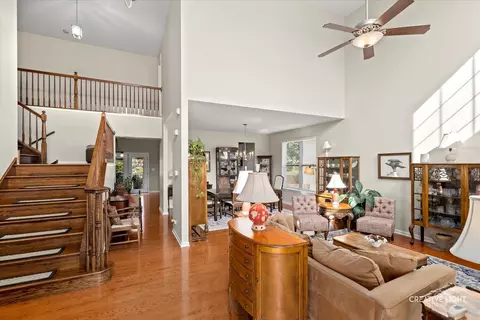 182 Sunflower Ln, Bartlett, IL 60103 photo 9