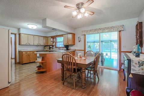 228 Locust St, Marengo, IL 60152 photo 7