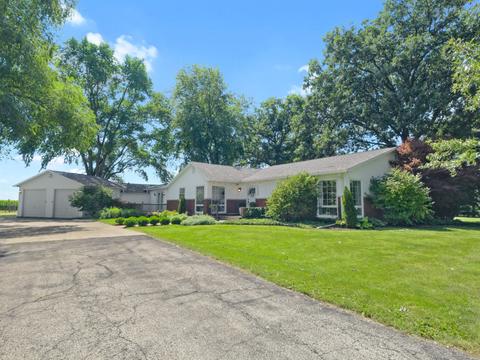 1175 E State Rt 133, Arcola, IL 61910 photo 1