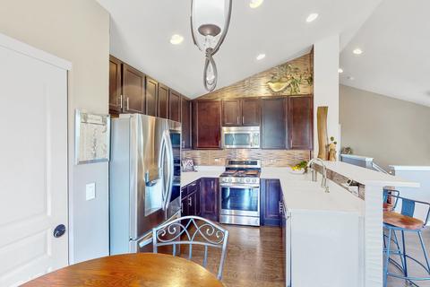 318 Devoe Dr, Oswego, IL 60543 photo 8