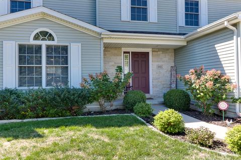 2195 Heather Ridge Dr, Normal, IL 61761 photo 2