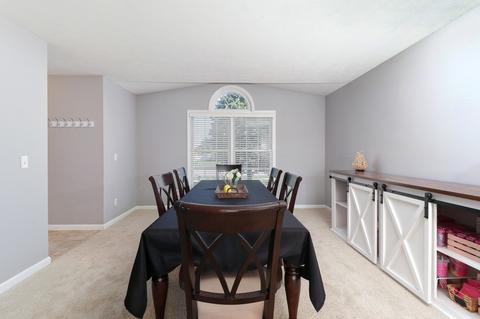 2195 Heather Ridge Dr, Normal, IL 61761 photo 4