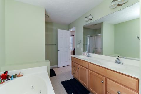 2195 Heather Ridge Dr, Normal, IL 61761 photo 23