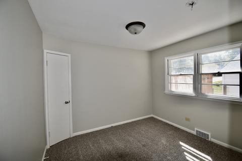 507 S Linden St, Normal, IL 61761 photo 9
