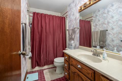 861 Kingston Ln, Bartlett, IL 60103 photo 18