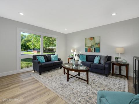 331 E Dennis Rd, Wheeling, IL 60090 photo 3