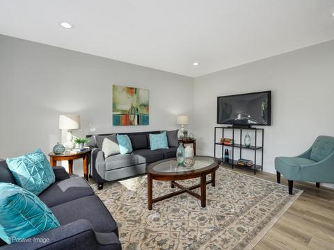 331 E Dennis Rd, Wheeling, IL 60090 photo 2