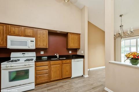 300 Emerald Ln, Algonquin, IL 60102 photo 3
