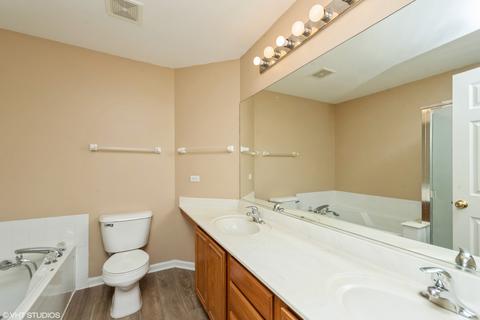 300 Emerald Ln, Algonquin, IL 60102 photo 9