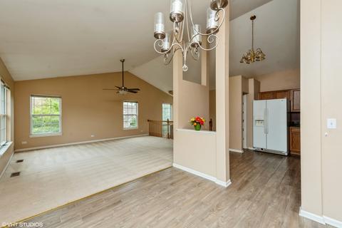 300 Emerald Ln, Algonquin, IL 60102 photo 5
