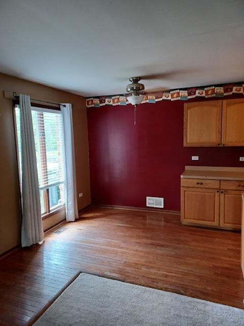 438 Sunnybrook Ln, Wheaton, IL 60187 photo 2