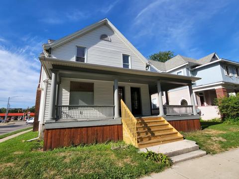 802 E Front St, Bloomington, IL 61701 photo 1