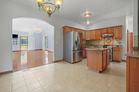 23101 Graf Rd, Harvard, IL 60033 photo 6