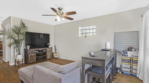 2601 N Mango Ave, Chicago, IL 60639 photo 2