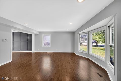 925 Honeysuckle Dr, Wheeling, IL 60090 photo 4